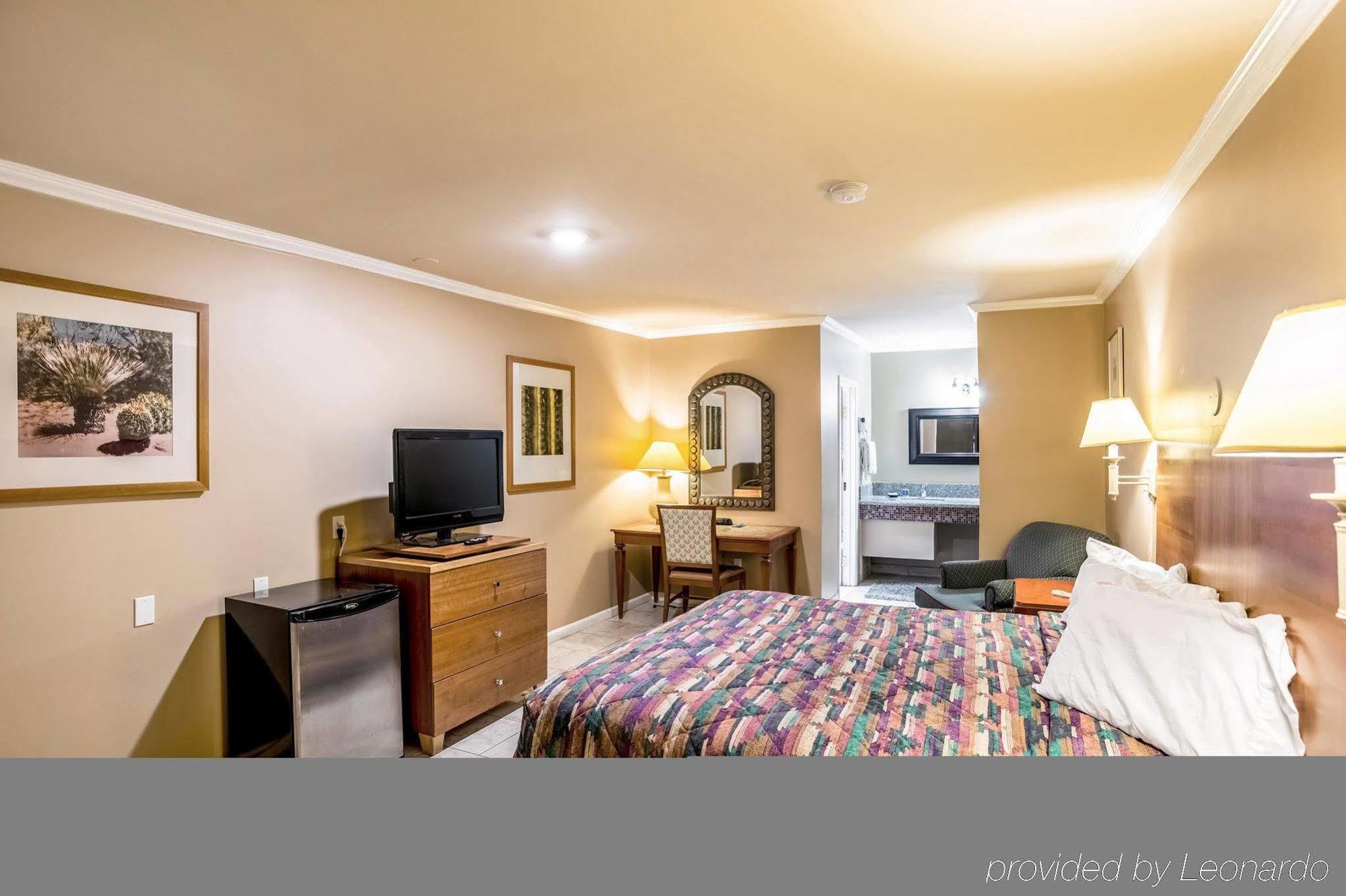 Rodeway Inn Тусон Екстериор снимка